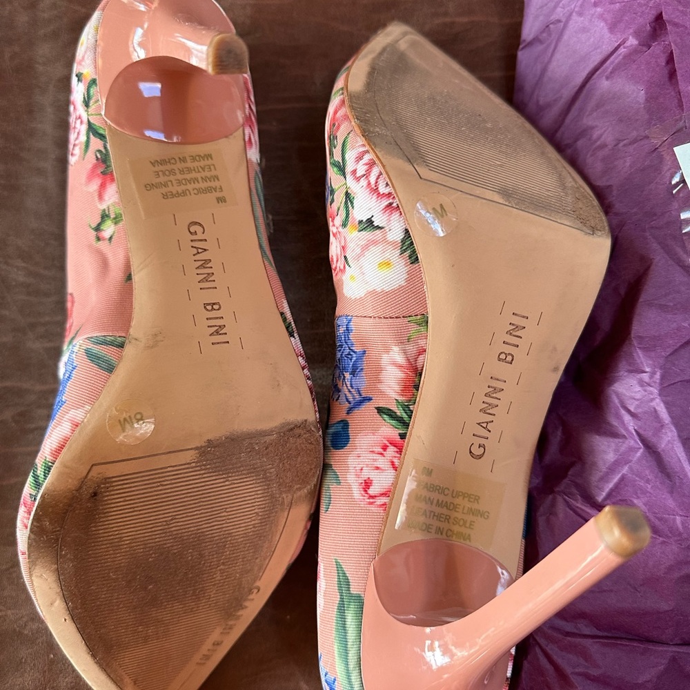 Gianni Bini Leather Floral High Heels - Picture 5 of 5